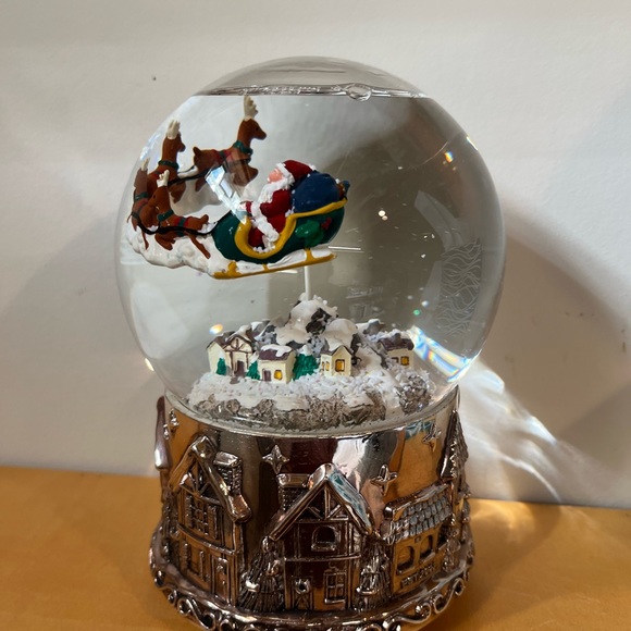 Silverplated Christmas Musical Ball - Picture 2 of 8